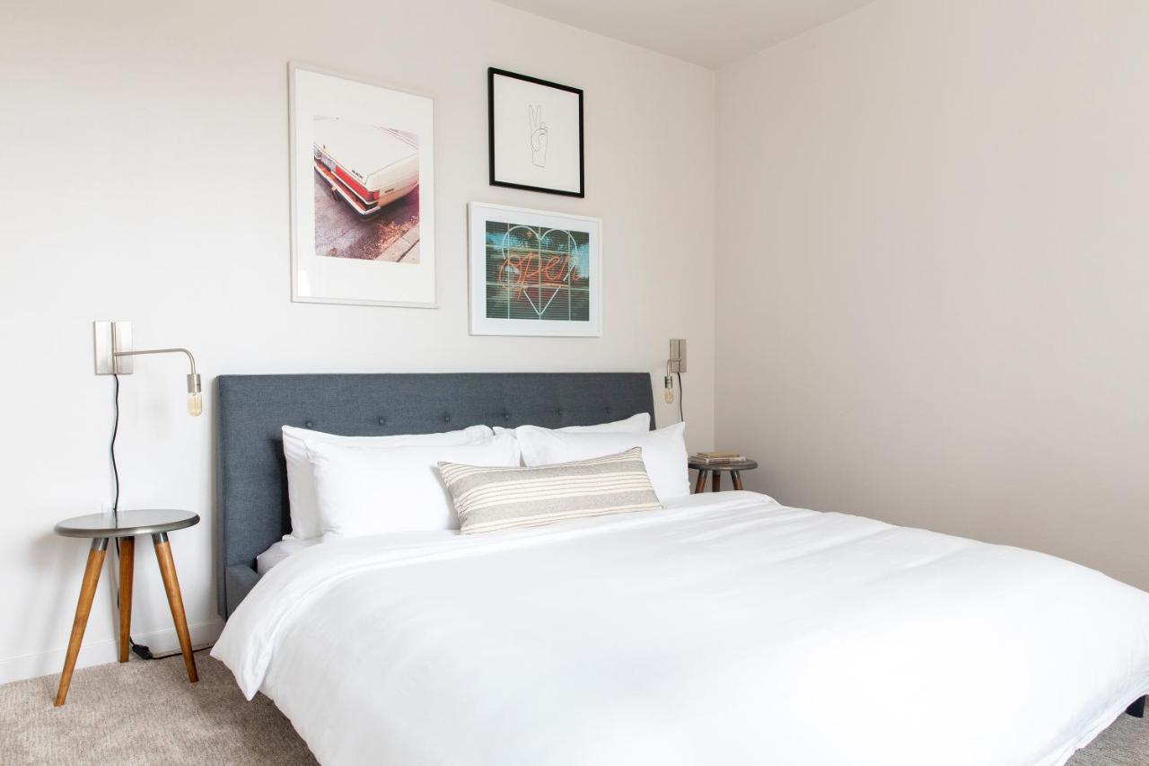 Sonder — Modera San Jose Room photo